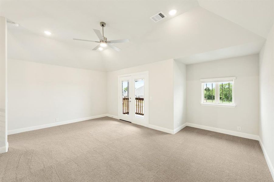 Spacious, unfurnished interior of a new home in Ridgepoint, Midlothian (Image 34).