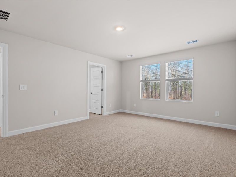 Spacious, unfurnished interior of a new home in Collier Ridge, Moore (Image 15).