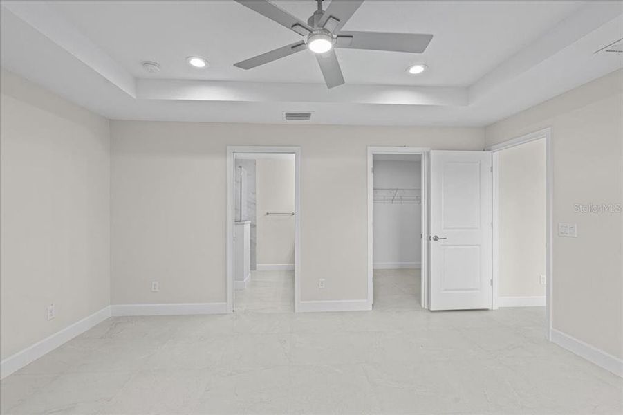 Spacious, unfurnished interior of a new home in , Englewood (Image 16).