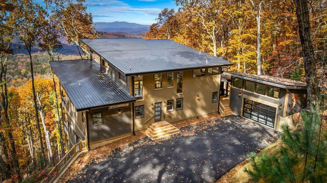 Exterior details and patio area of a home in , Blue Ridge (Image 30).