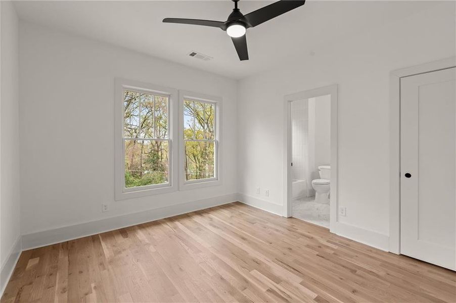 Spacious, unfurnished interior of a new home in , Atlanta (Image 36).