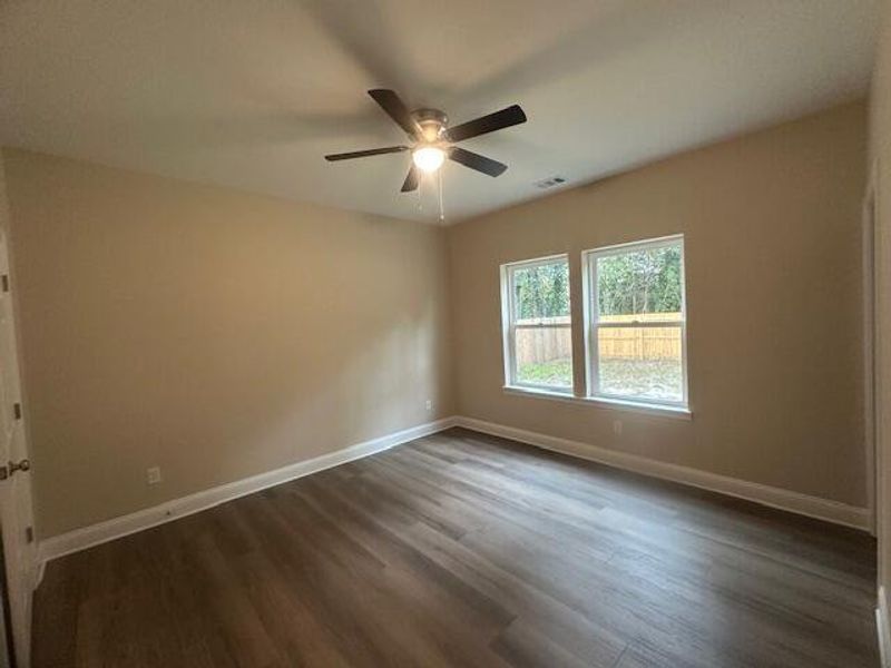 Spacious, unfurnished interior of a new home in , Beaufort (Image 19).