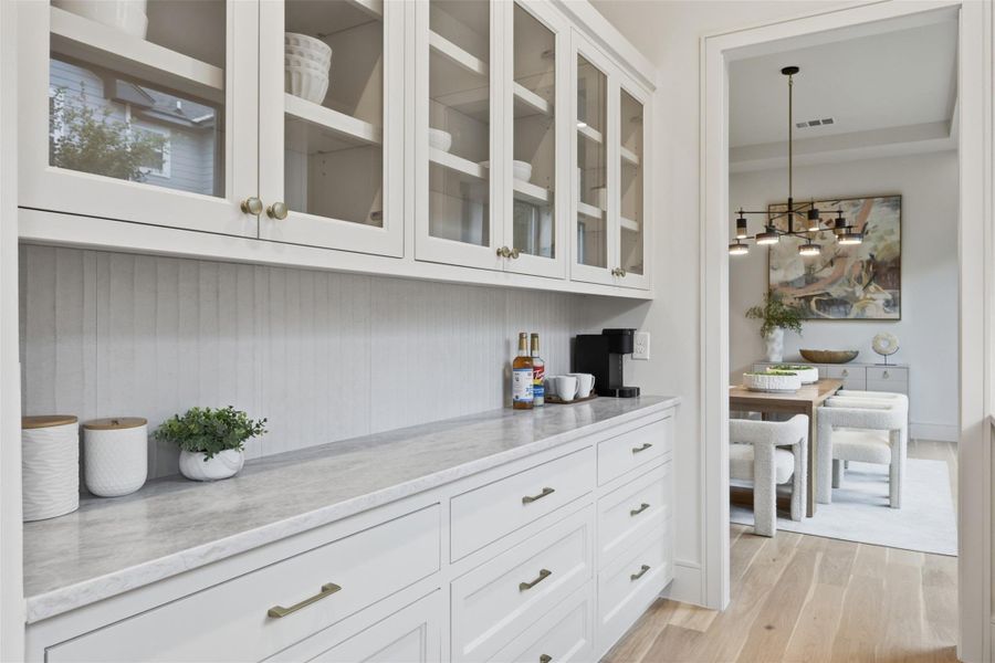 Lots of storage for pots and pans