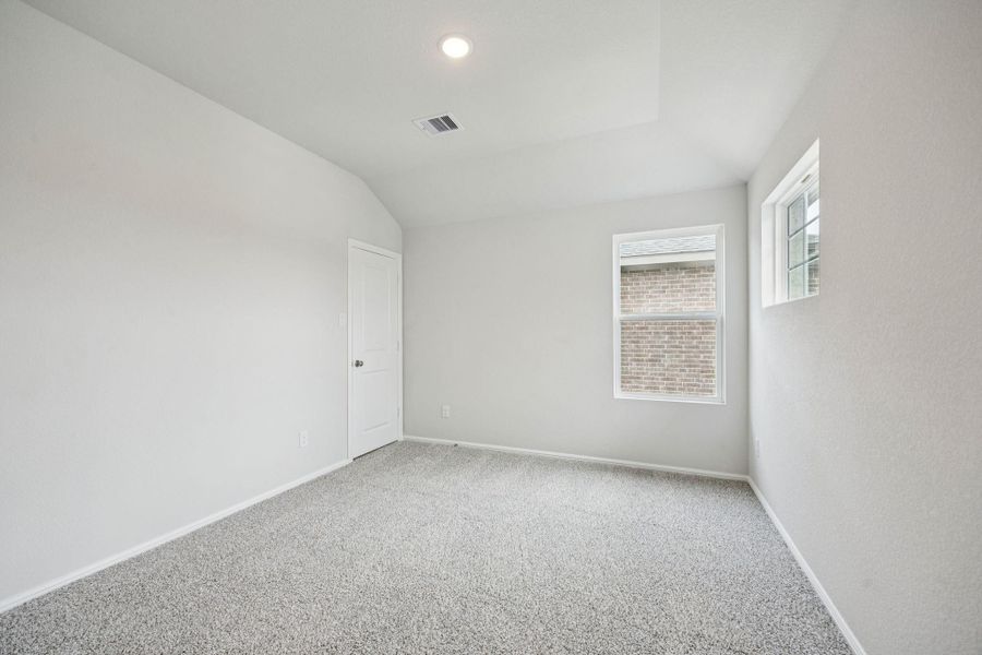 Spacious, unfurnished interior of a new home in Saint Tropez, Huffman (Image 16).