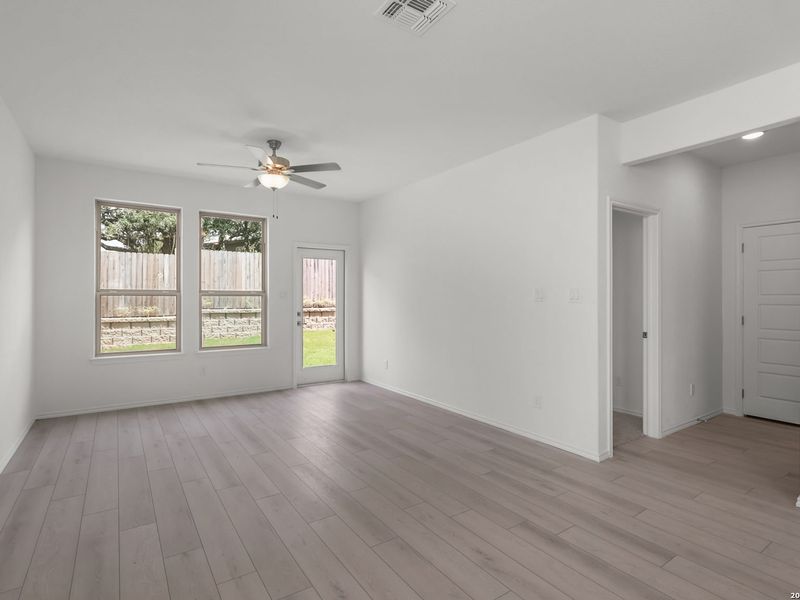 Spacious, unfurnished interior of a new home in Meadows at Oak Creek, San Antonio (Image 20). Spacious, unfurnished interior of a new home in Meadows at Oak Creek, San Antonio (Image 20).