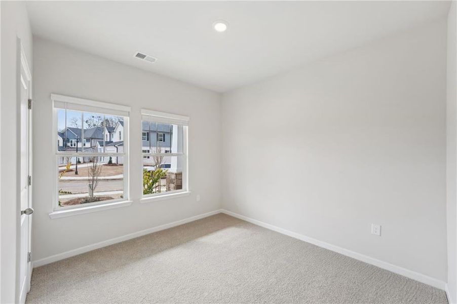 Spacious, unfurnished interior of a new home in Westmont Preserve, Powder Springs (Image 49).