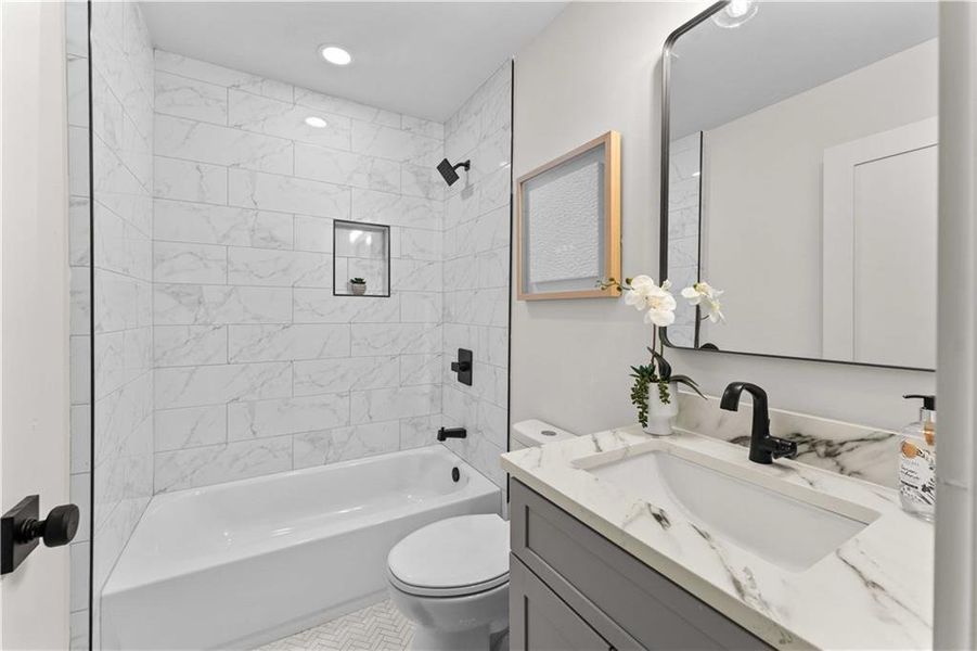 Furnished interior view inside a new home in , Atlanta (Image 12).