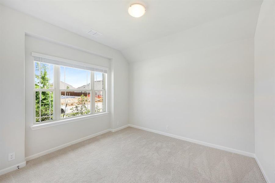 Spacious, unfurnished interior of a new home in Hulen Trails, Fort Worth (Image 31).