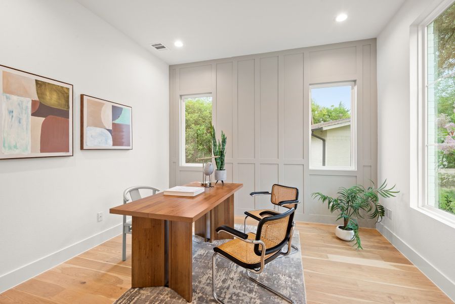 Furnished interior view inside a new home in , Dallas (Image 7).