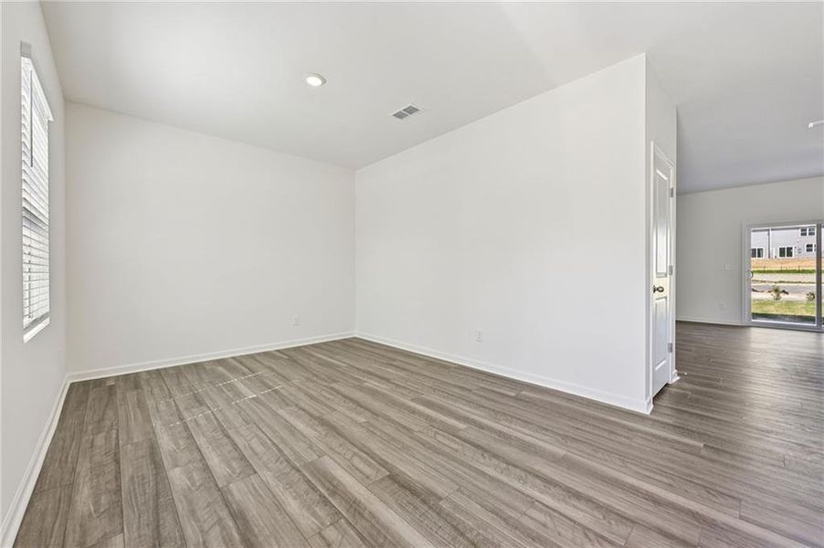 Spacious, unfurnished interior of a new home in Crescent Pointe, Carrollton (Image 23).