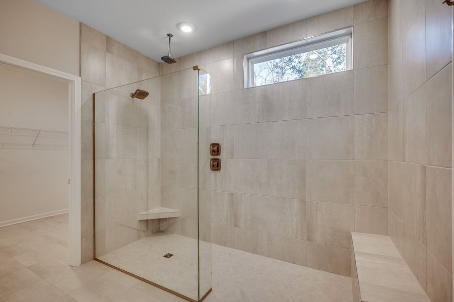 Representative interior finishes for a home built from the Reynolds by Beazer Homes in Marshfield: Signature Collection, Longs (Image 14). Representative interior finishes for a home built from the Reynolds by Beazer Homes in Marshfield: Signature Collection, Longs (Image 14).