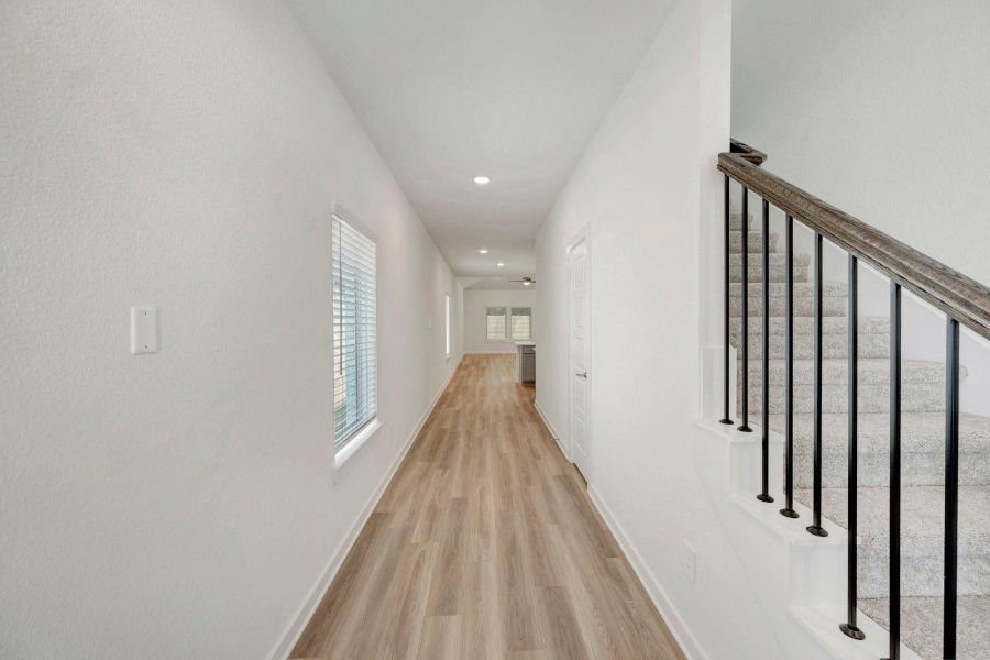Spacious, unfurnished interior of a new home in Sorella, Tomball (Image 16). Spacious, unfurnished interior of a new home in Sorella, Tomball (Image 16).