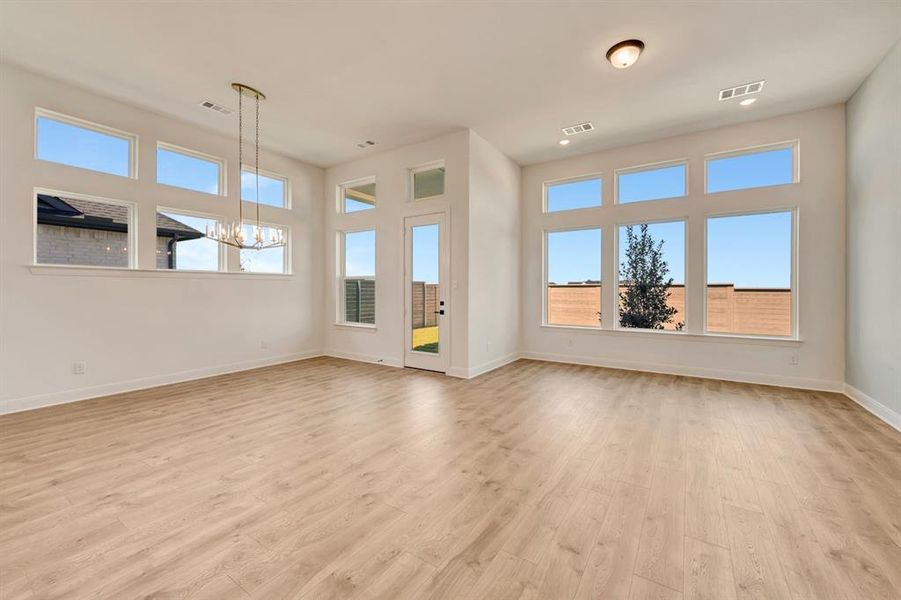 Spacious, unfurnished interior of a new home in Treeline, Justin (Image 28).