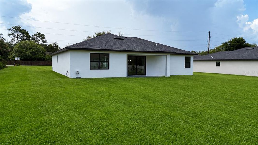 Exterior details and patio area of a home in Ocala Waterway / Kingsland Country Estates, Ocala (Image 24). Exterior details and patio area of a home in Ocala Waterway / Kingsland Country Estates, Ocala (Image 24).