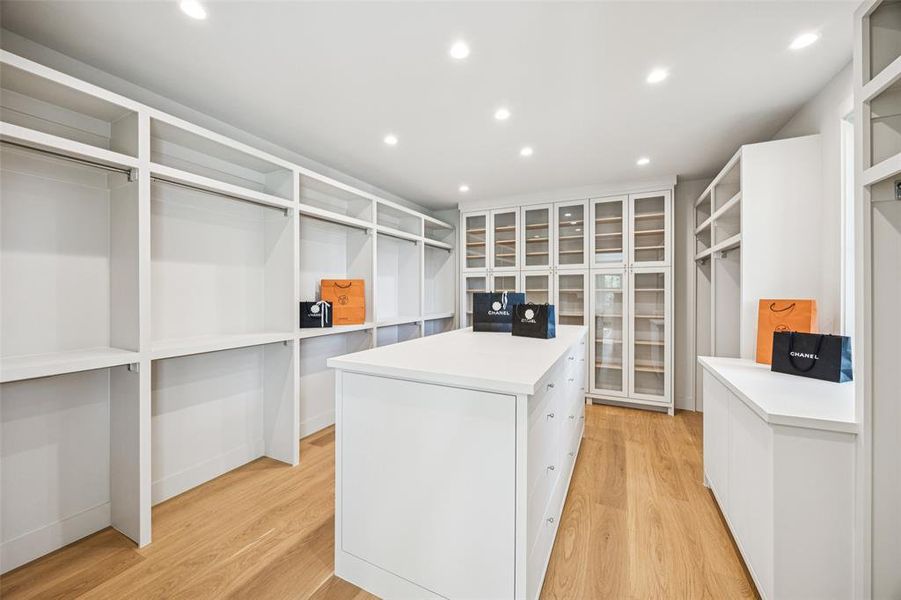 Furnished interior view inside a new home in , Dallas (Image 36).