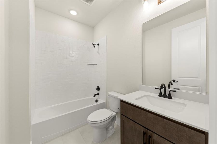 22. 2708 Andorra - 2ND Bath 22. 2708 Andorra - 2ND Bath