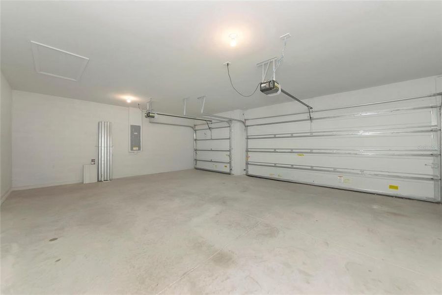 Spacious, unfurnished interior of a new home in , Punta Gorda (Image 31).