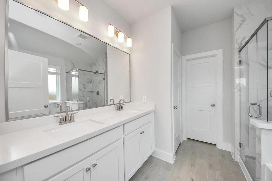 Furnished interior view inside a new home in Laurel Landing: Landmark Collection, Alvin (Image 6).