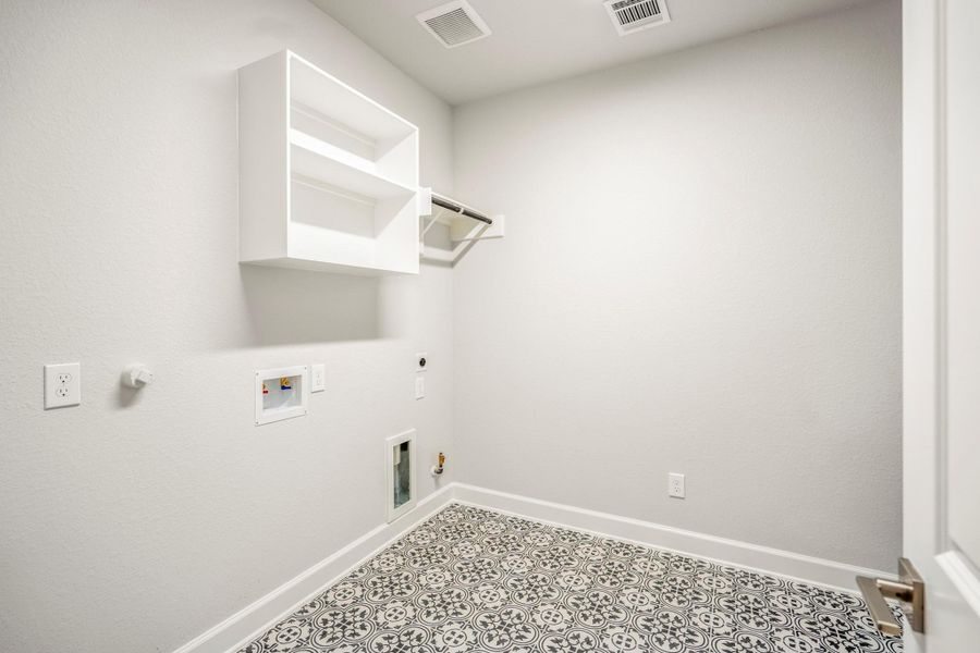 Spacious, unfurnished interior of a new home in Sienna 70' Lots, Missouri City (Image 38). Spacious, unfurnished interior of a new home in Sienna 70' Lots, Missouri City (Image 38).