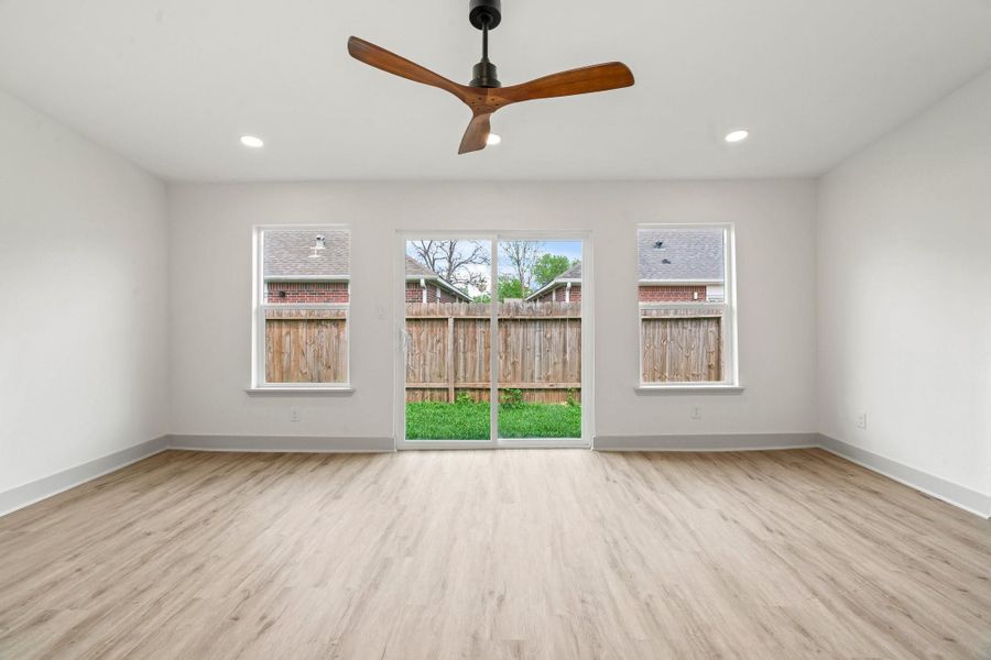 Spacious, unfurnished interior of a new home in , Houston (Image 18).