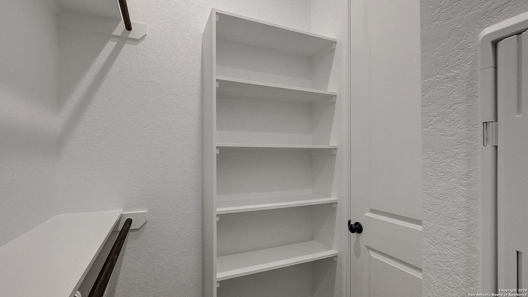 Spacious, unfurnished interior of a new home in Kallison Ranch 60', San Antonio (Image 11).