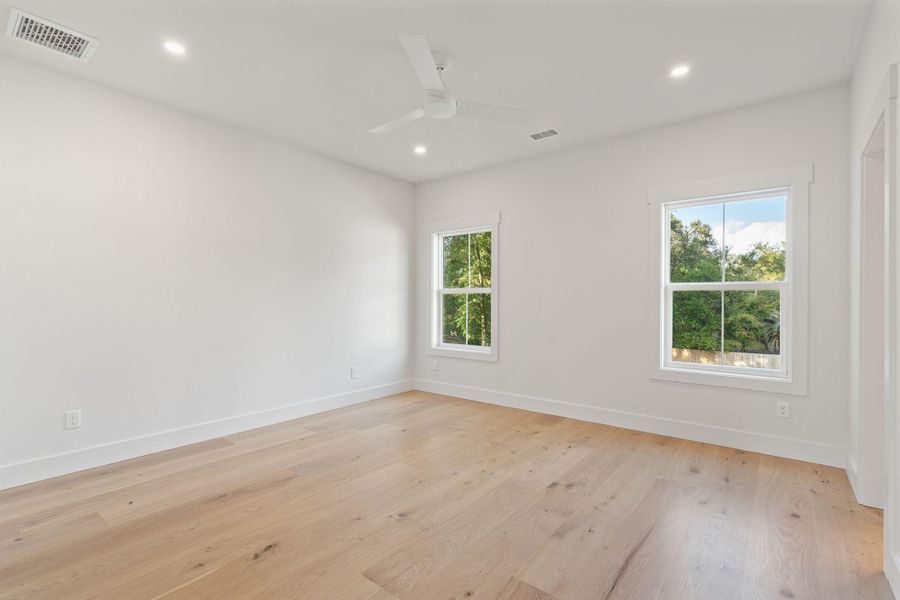 Spacious, unfurnished interior of a new home in , Mount Pleasant (Image 25).
