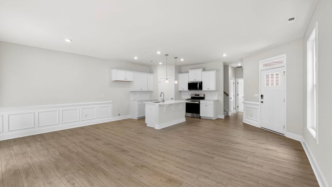 Spacious, unfurnished interior of a new home in Hidden Hills, Spartanburg (Image 15).