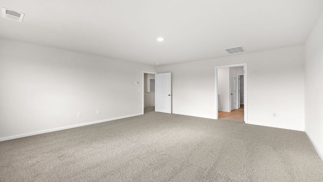 Spacious, unfurnished interior of a new home in Harrier Point, Woodruff (Image 28).