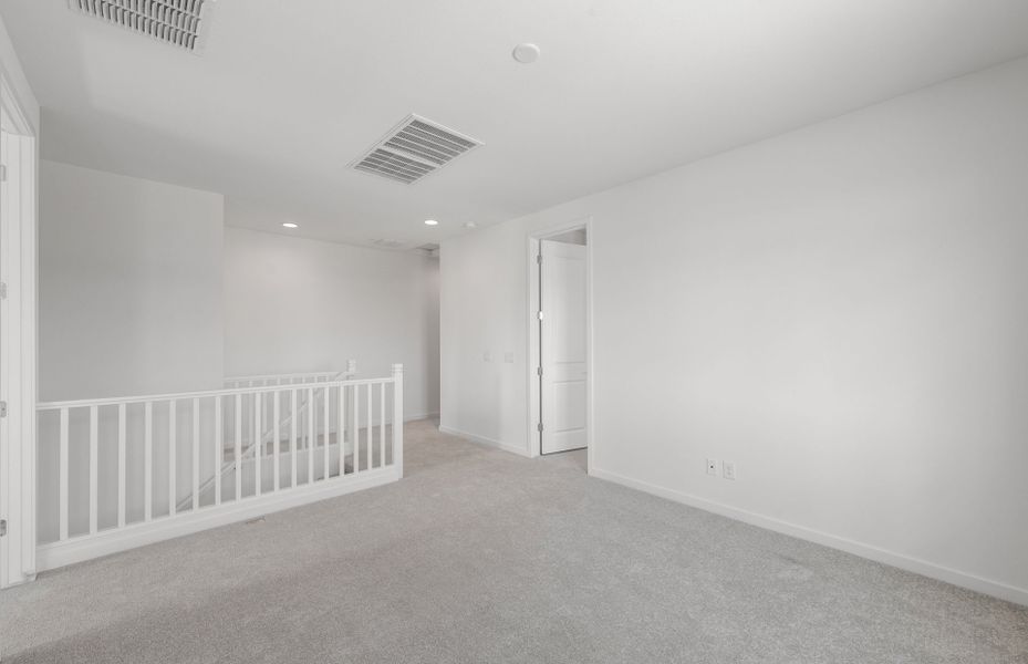 Spacious, unfurnished interior of a new home in Upper Canyon, Phoenix (Image 18).