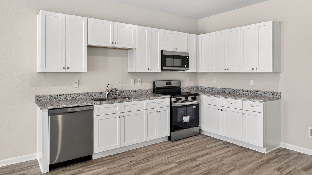 Furnished interior view inside a new home in Liberty, Panama City (Image 9).