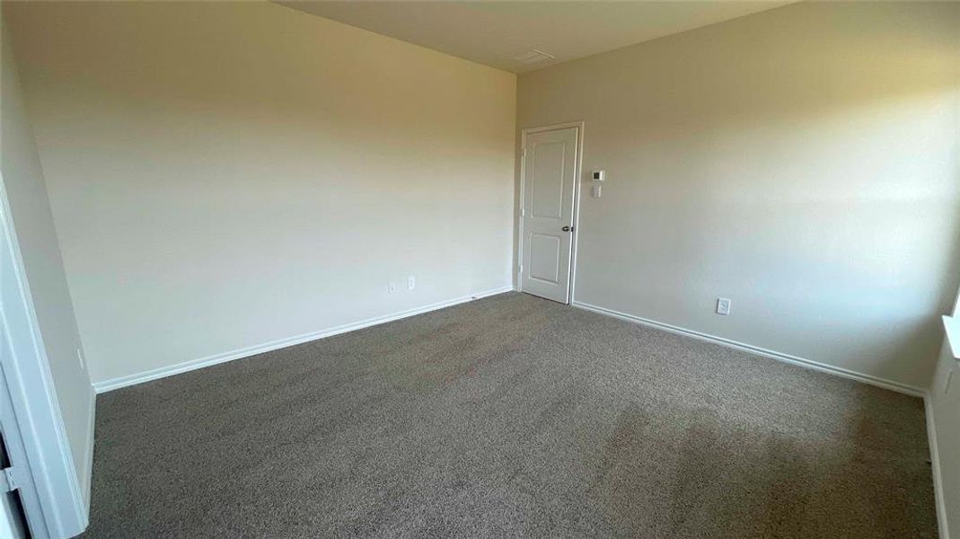 Spacious, unfurnished interior of a new home in Elevon, Lavon (Image 7).