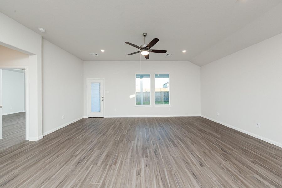 Spacious, unfurnished interior of a new home in Bluestem, Brookshire (Image 15).