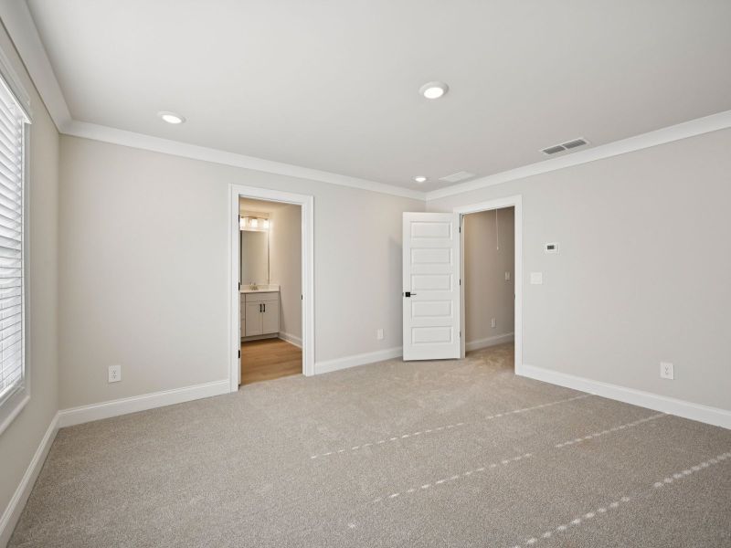 Spacious, unfurnished interior of a new home in Martin Springs - Highland Series, Lawrenceville (Image 15).