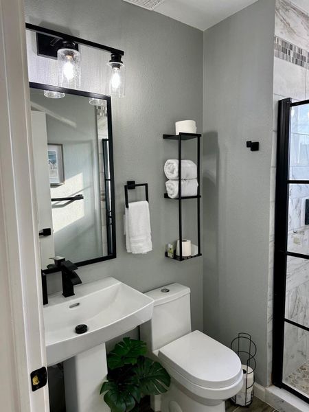 Second Floor full Bathroom