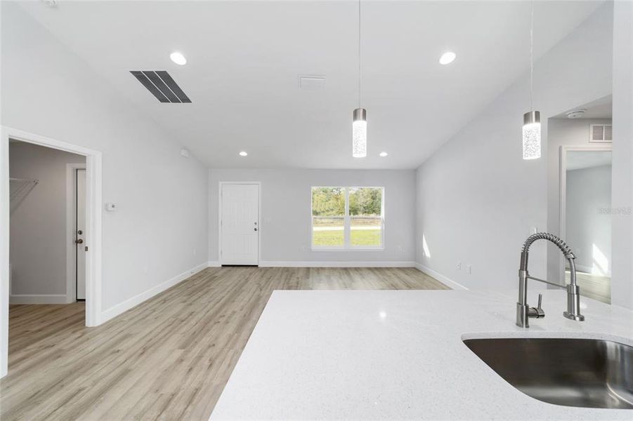 Spacious, unfurnished interior of a new home in , Ocala (Image 33).