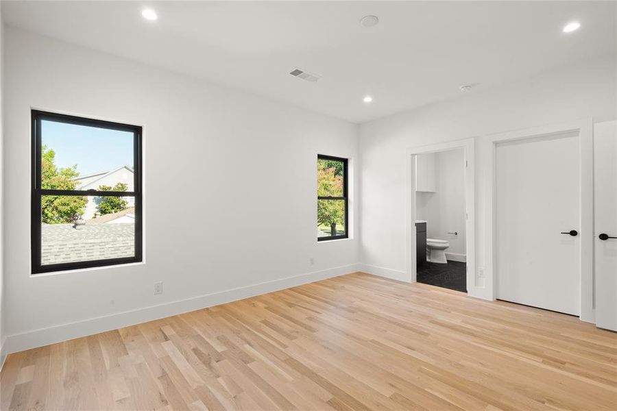 Spacious, unfurnished interior of a new home in , Dallas (Image 20). Spacious, unfurnished interior of a new home in , Dallas (Image 20).