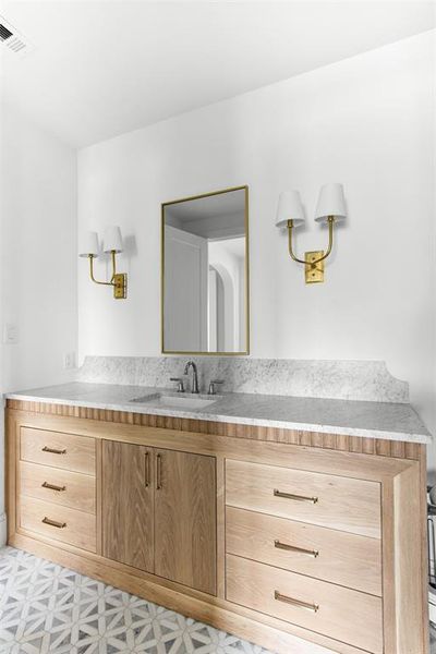 Furnished interior view inside a new home in , Dallas (Image 10).