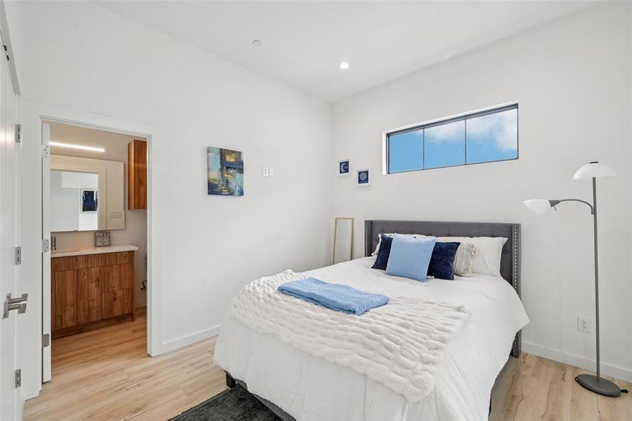 Furnished interior view inside a new home in , Dallas (Image 18).