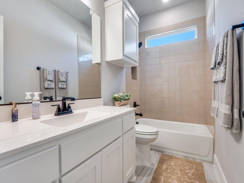 Furnished interior view inside a new home in Oaks of North Grove, Waxahachie (Image 7).