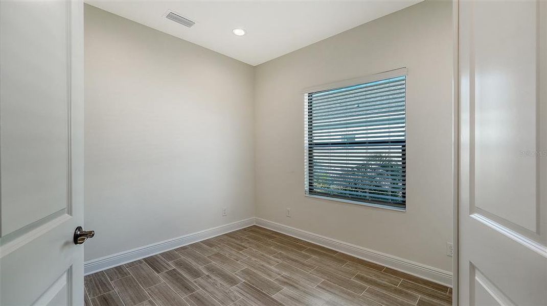 Spacious, unfurnished interior of a new home in Canoe Creek, Parrish (Image 16).