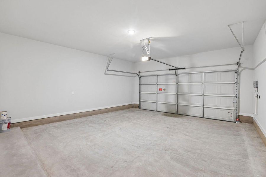 Spacious, unfurnished interior of a new home in Avery Centre, Round Rock (Image 22). Spacious, unfurnished interior of a new home in Avery Centre, Round Rock (Image 22).