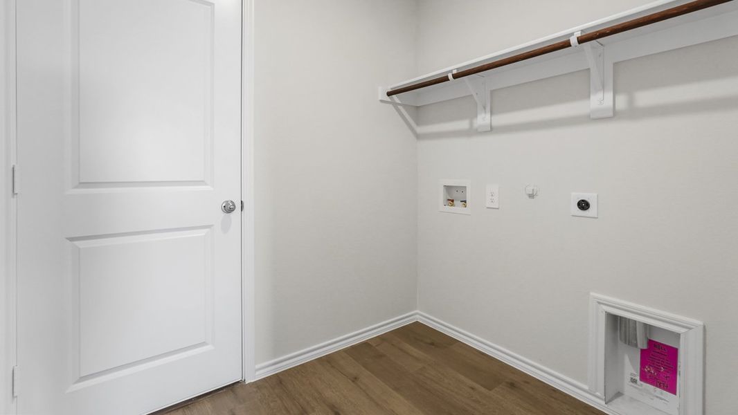 Spacious, unfurnished interior of a new home in Blaire Lake, Tyler (Image 15).