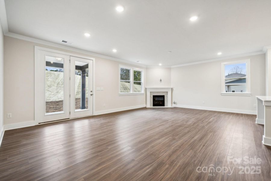 Image 22 of a home in Cannon Manor.