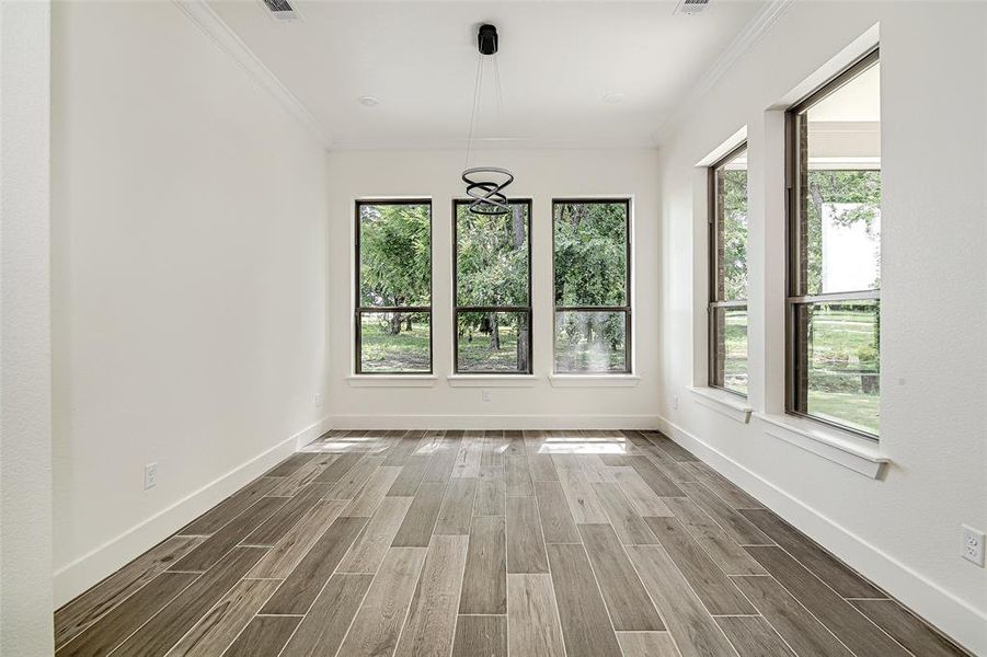 Spacious, unfurnished interior of a new home in , Grand Prairie (Image 16).