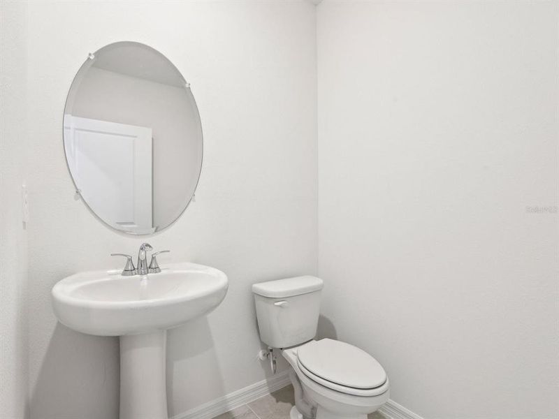 Furnished interior view inside a new home in Hilltop Vistas, Dade City (Image 8).