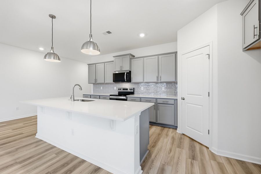 Representative furnished interior of a home built from the Bailey II by Great Southern Homes in Southbridge, Sumter (Image 65). Representative furnished interior of a home built from the Bailey II by Great Southern Homes in Southbridge, Sumter (Image 65).