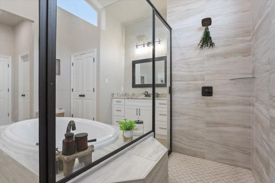 Furnished interior view inside a new home in , Belton (Image 28).