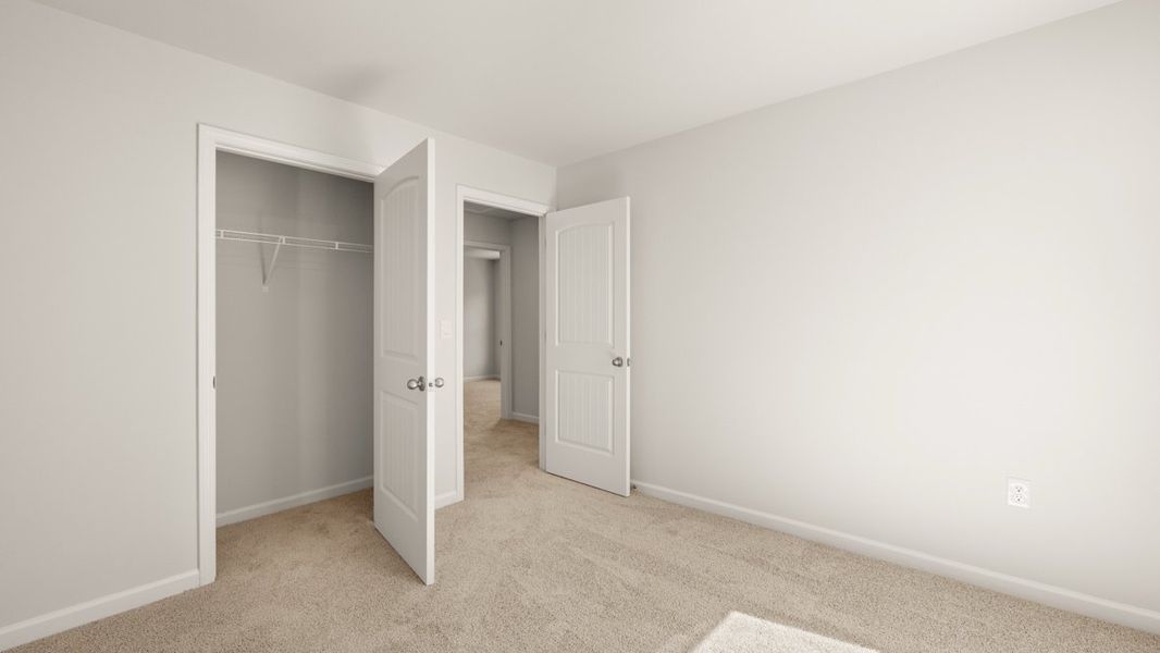 Representative unfurnished interior of a home built from the Robie by D.R. Horton in Rolling Meadows, Jasper (Image 27). Representative unfurnished interior of a home built from the Robie by D.R. Horton in Rolling Meadows, Jasper (Image 27).