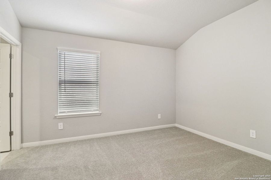 Spacious, unfurnished interior of a new home in Arcadia Ridge - Classic Series, San Antonio (Image 30).