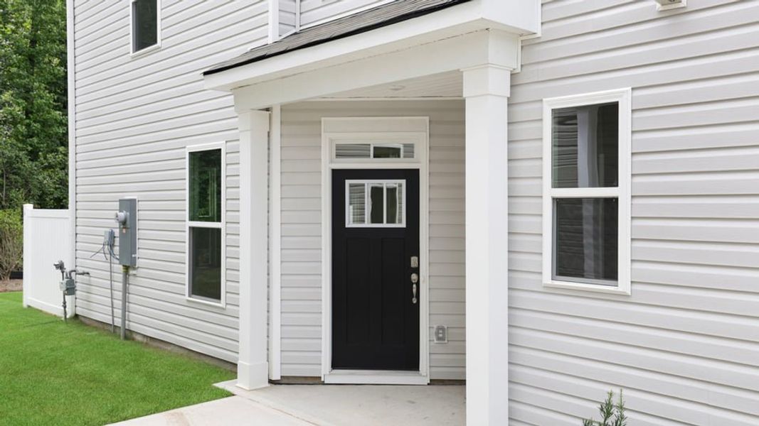 Exterior details and patio area of a home in Hidden Hills, Spartanburg (Image 3).